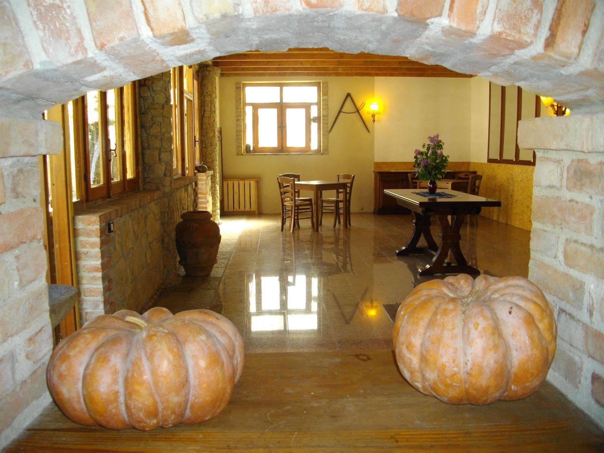 La Martinella Villa Canelli Exterior photo